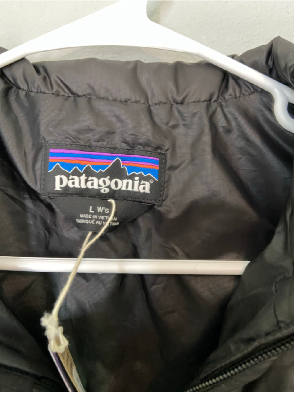Patagonia women's Nano puffer vest, size large. new with tags - Picture 3 of 5